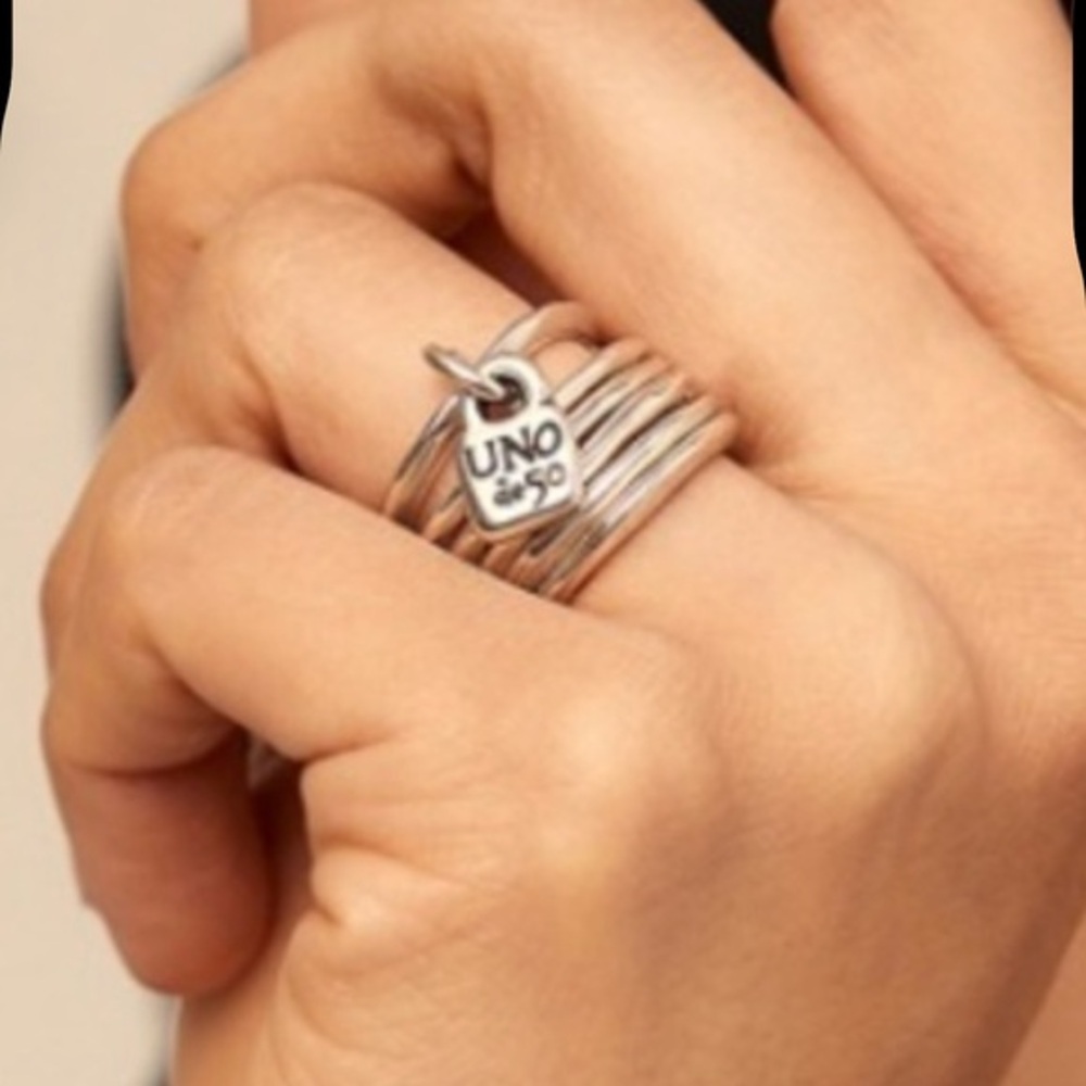 💍UNO de 50 Silver Ring